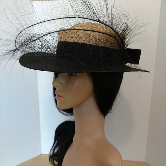 1980s Wide Brim Hat of black & natural linen Hat